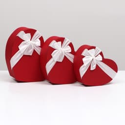 Коробка Сердце с бантом 27 х 24 х 12 см