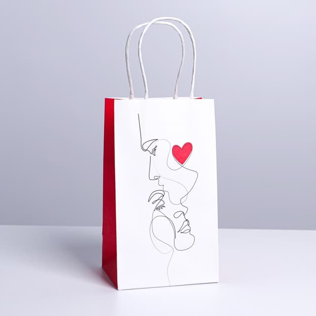 Пакет подарочный крафтовый «Love», 12 × 21 × 9 см Пакет подарочный крафтовый «Love», 12 × 21 × 9 см