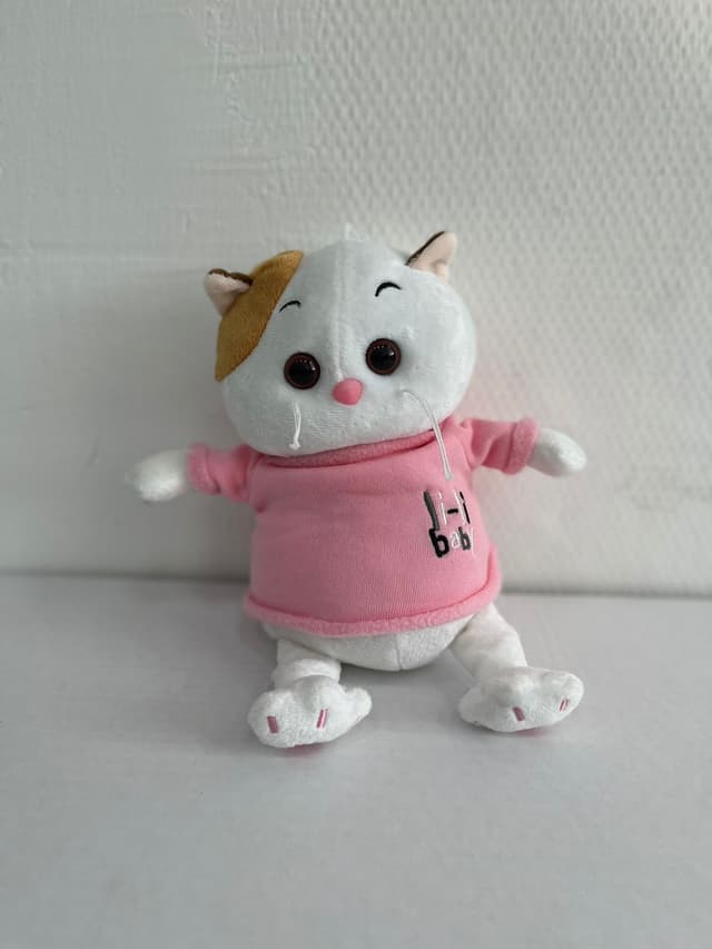 Мягкая игрушка "Котик в розовой кофте" , 21 см Мягкая игрушка "Котик в розовой кофте" , 21 см